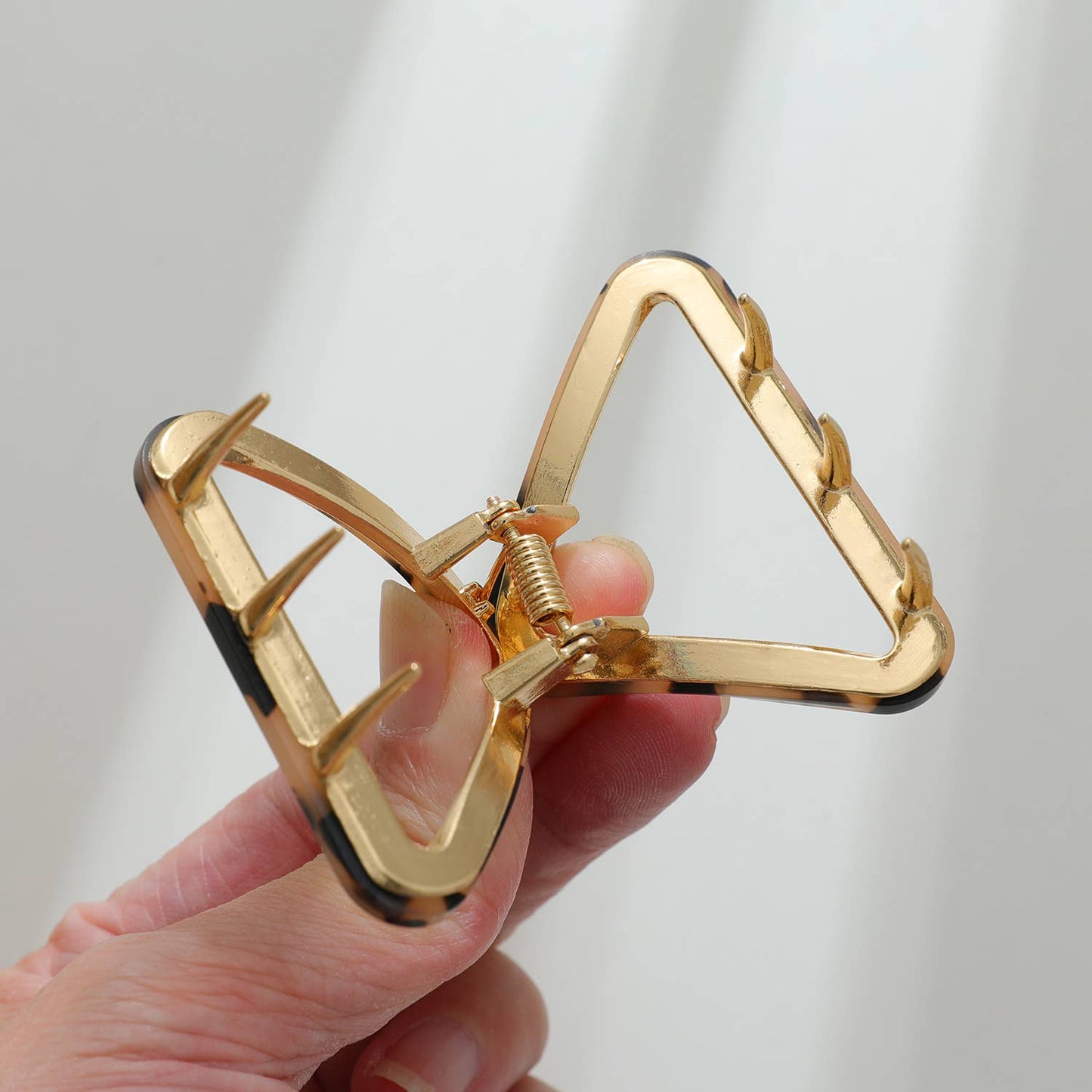 Amelie Core | Small Classic Triangle Metal Claw Clip