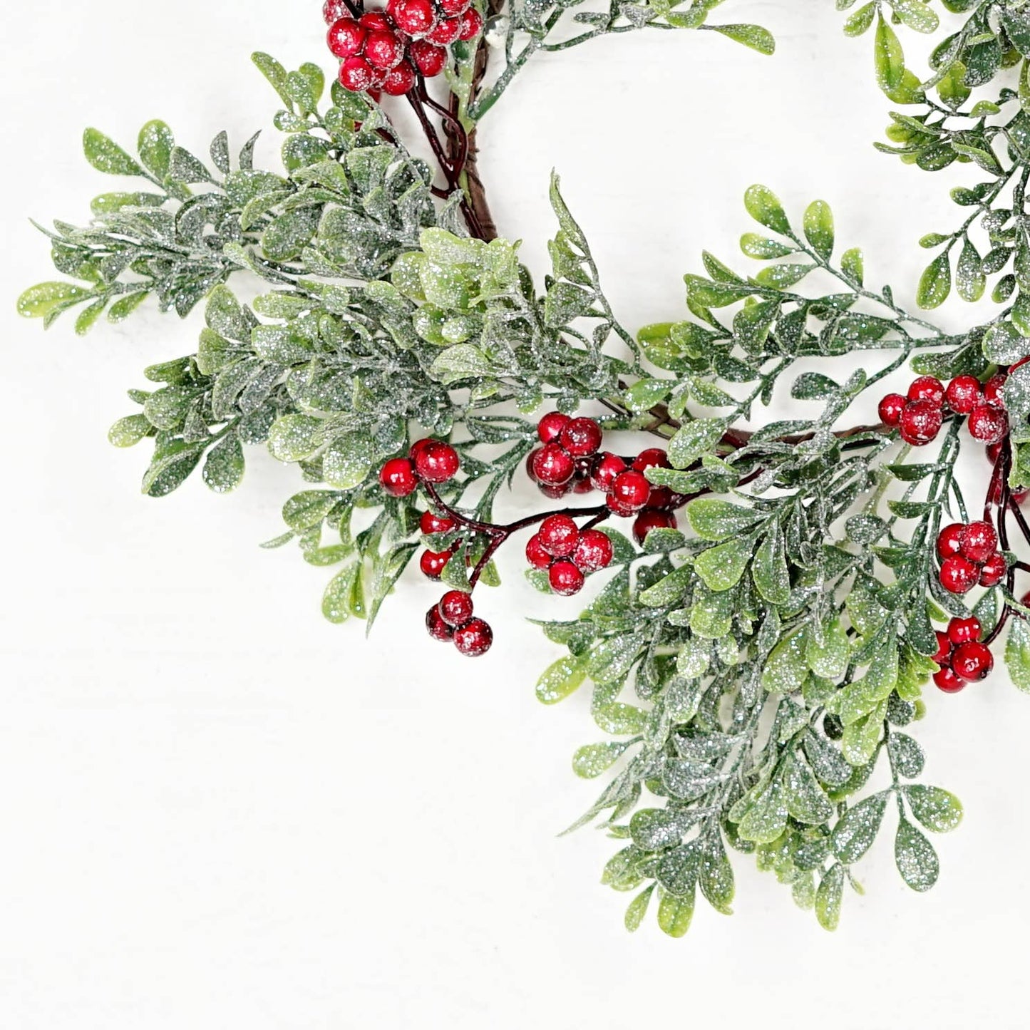 510032- 14in(6)Wreath-Icy Sparkle Boxwood with Red Berry