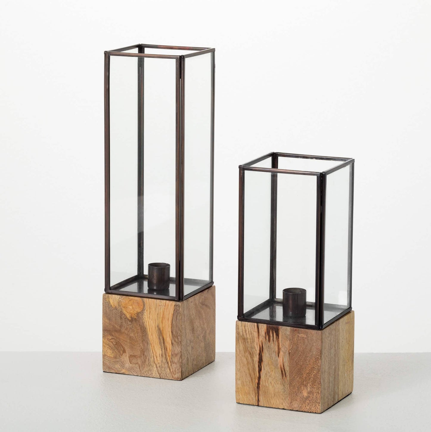 Modern black lantern caper set