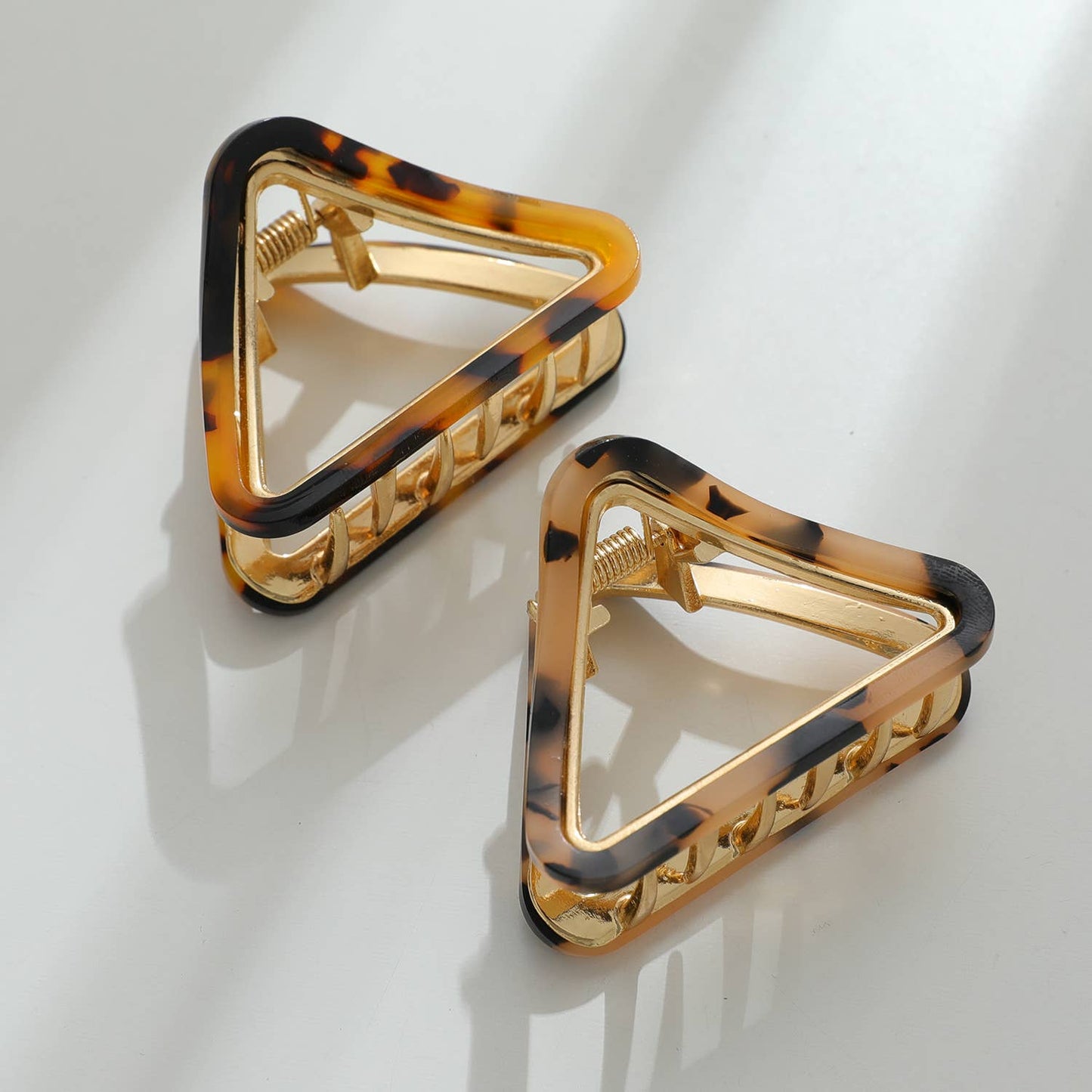 Amelie Core | Small Classic Triangle Metal Claw Clip