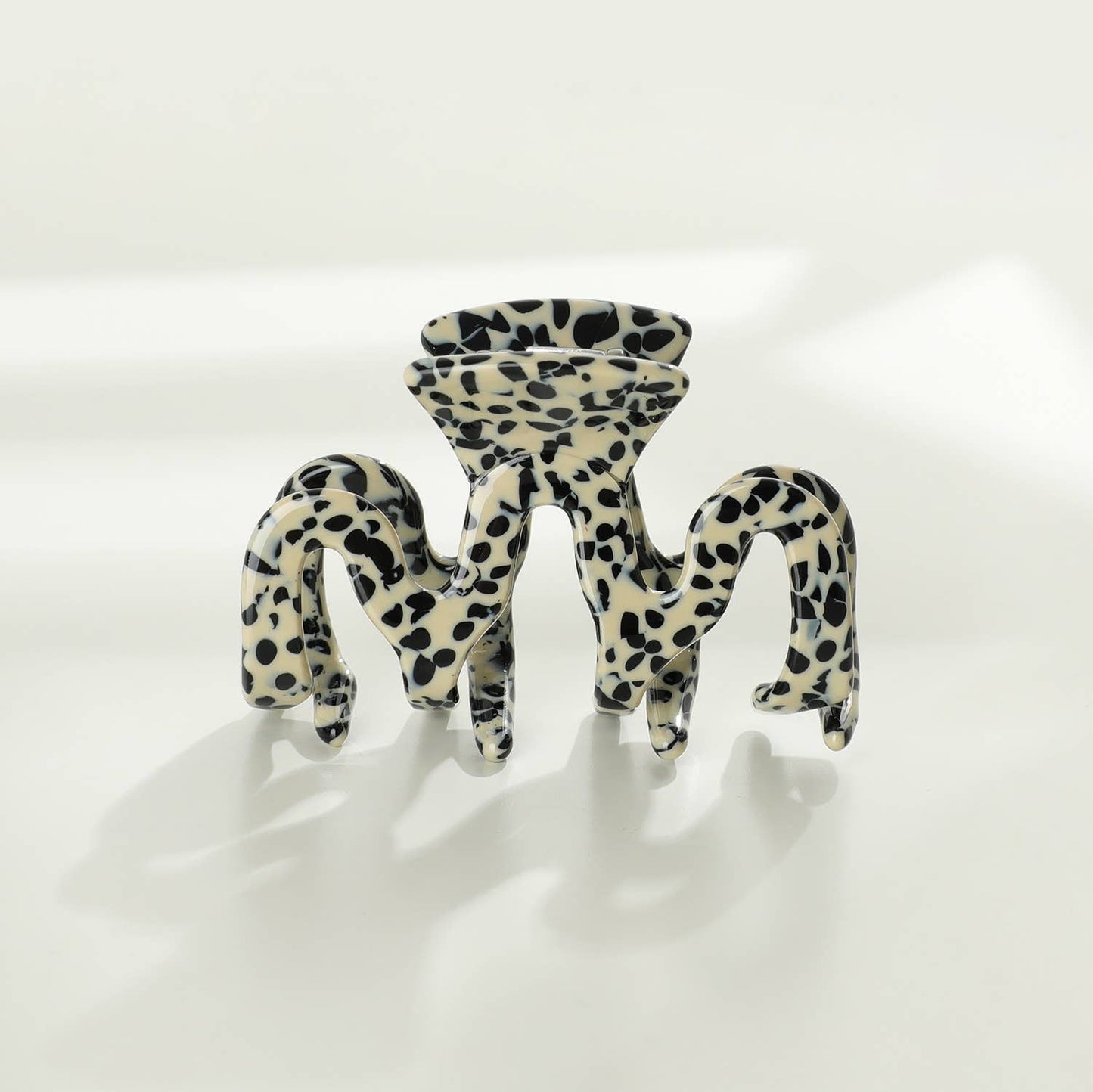 Esme Small Core | Classic Small Wavy Claw Clip