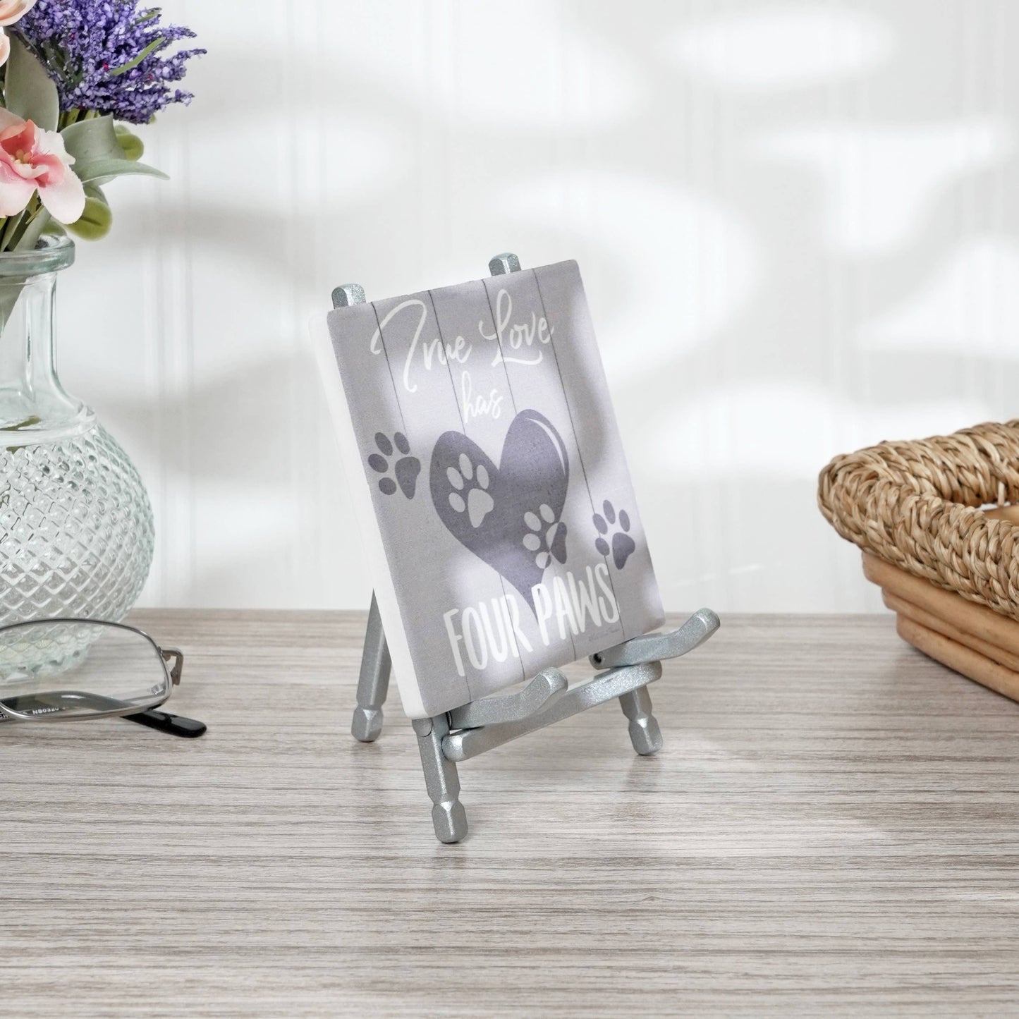 Bard's Satin Metal Easel 5" H x 3.375" W x 3.5" D