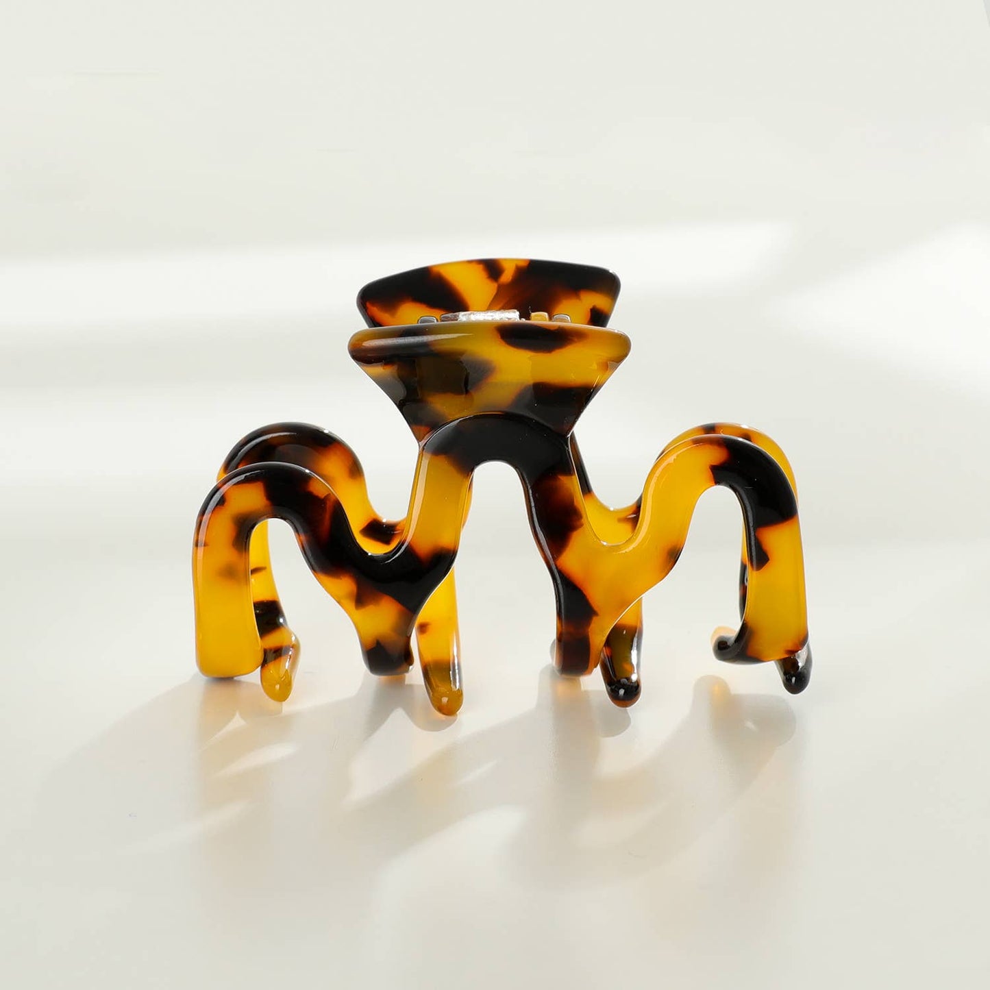 Esme Small Core | Classic Small Wavy Claw Clip