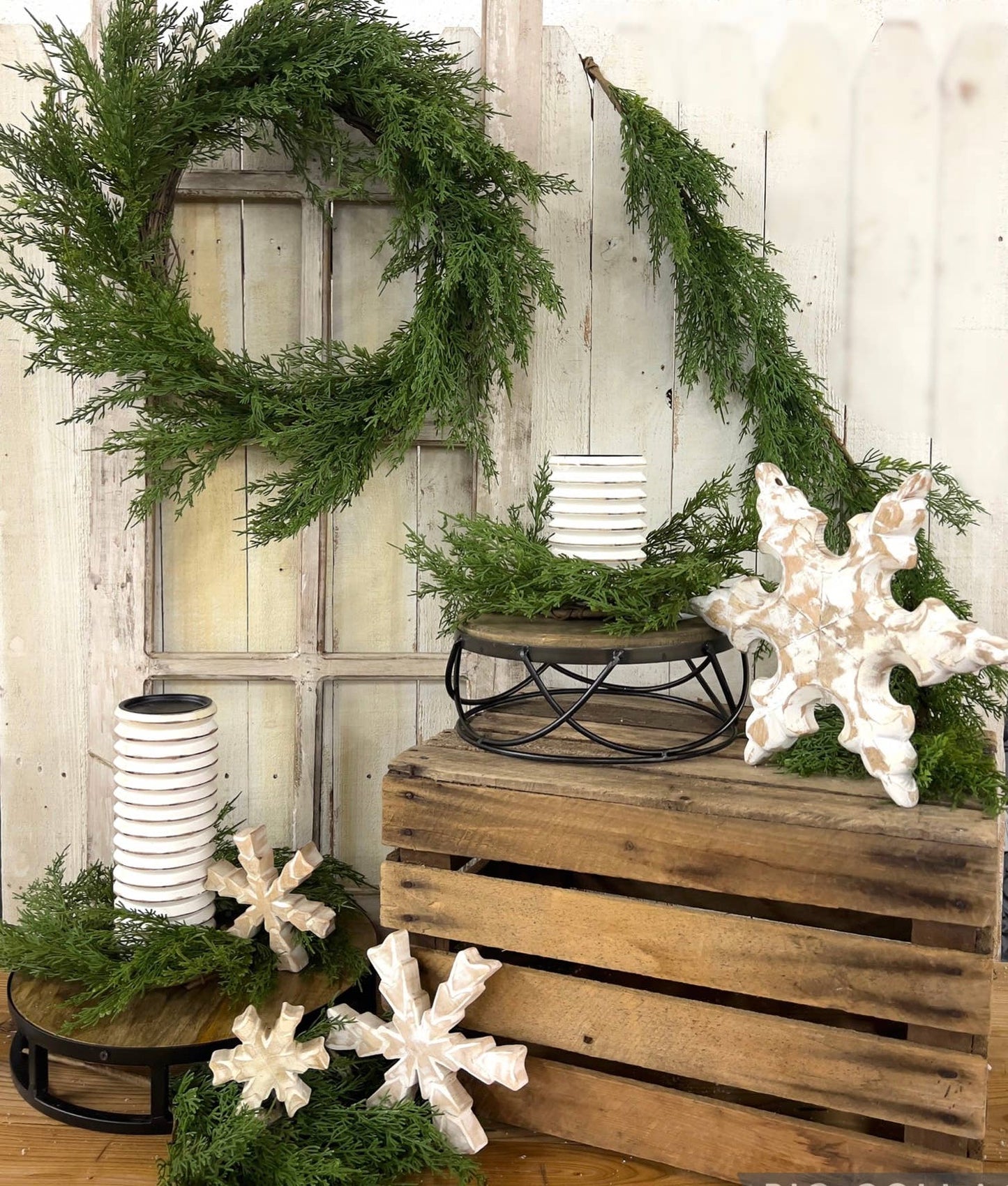 24” Evergreen Cedar Wreath