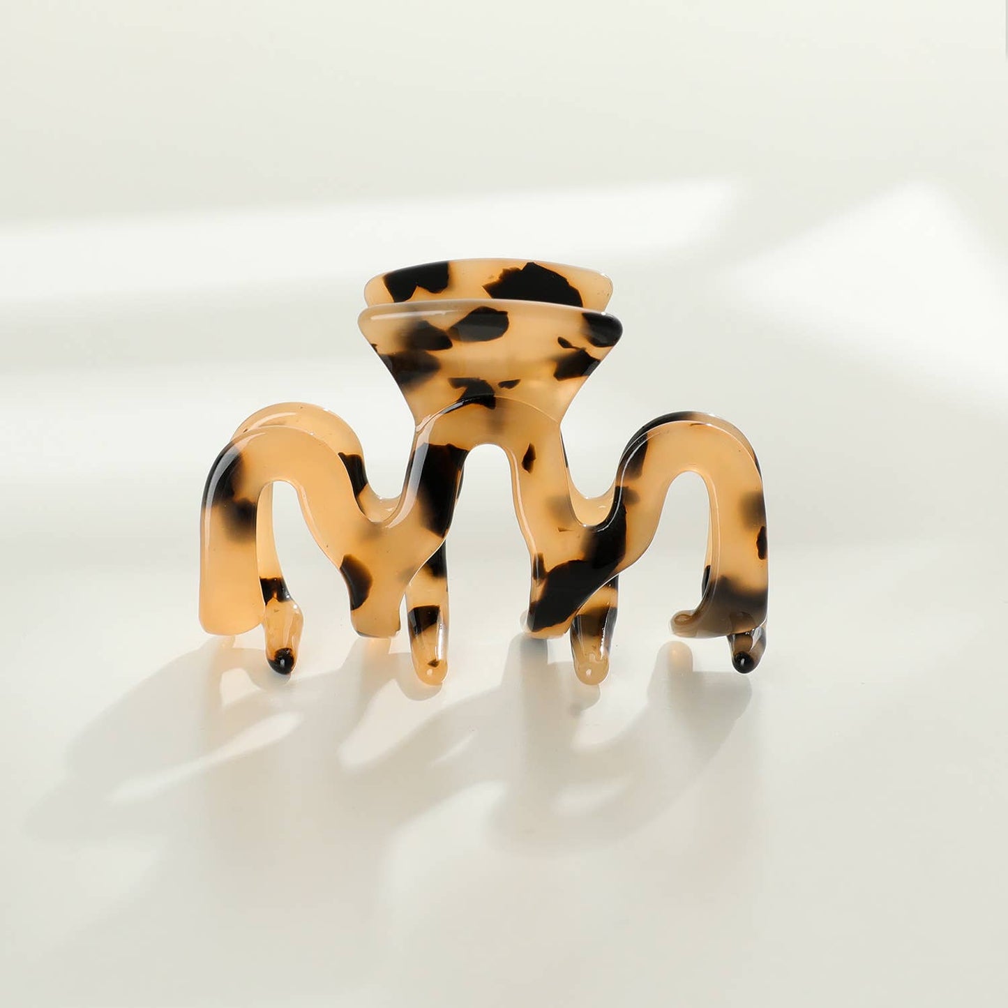 Esme Small Core | Classic Small Wavy Claw Clip