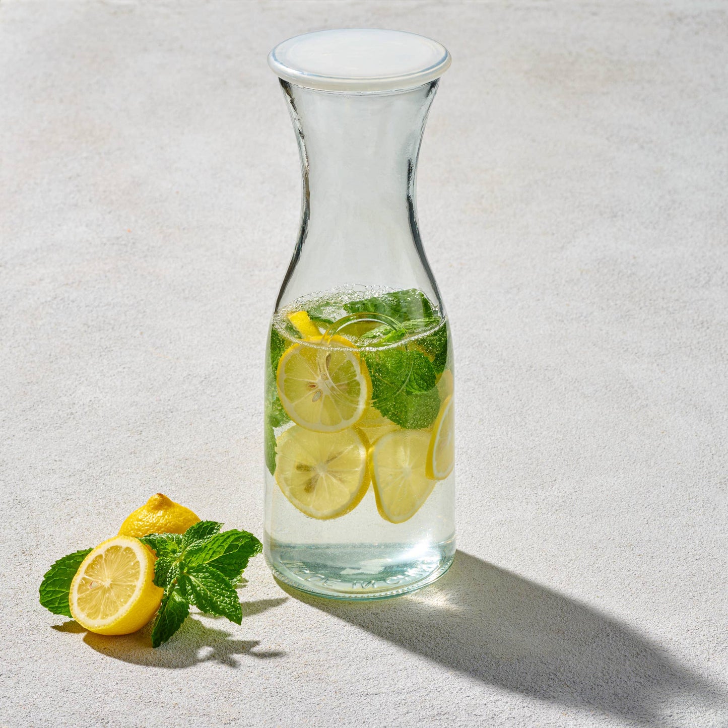Vikko - Craft Glass Carafe, 1L, 34 oz (Lid Included)