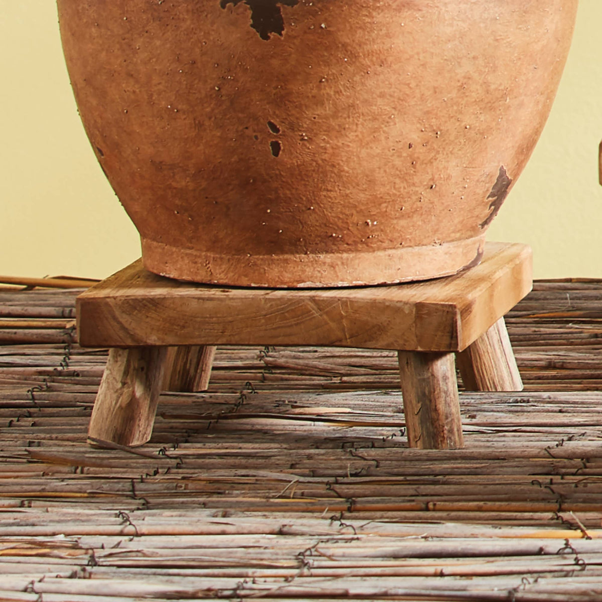 Higgins Teak Stand Medium