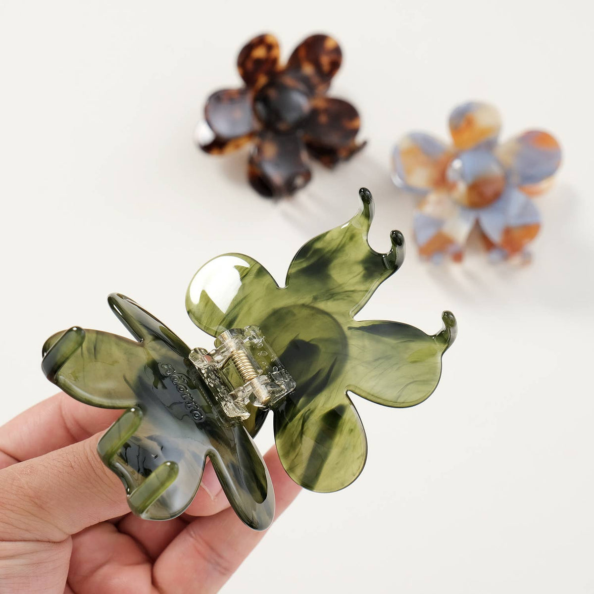 Jasmine Western | Medium Flower Claw Clip