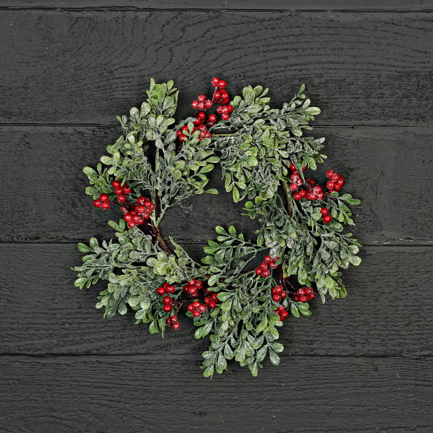510032- 14in(6)Wreath-Icy Sparkle Boxwood with Red Berry