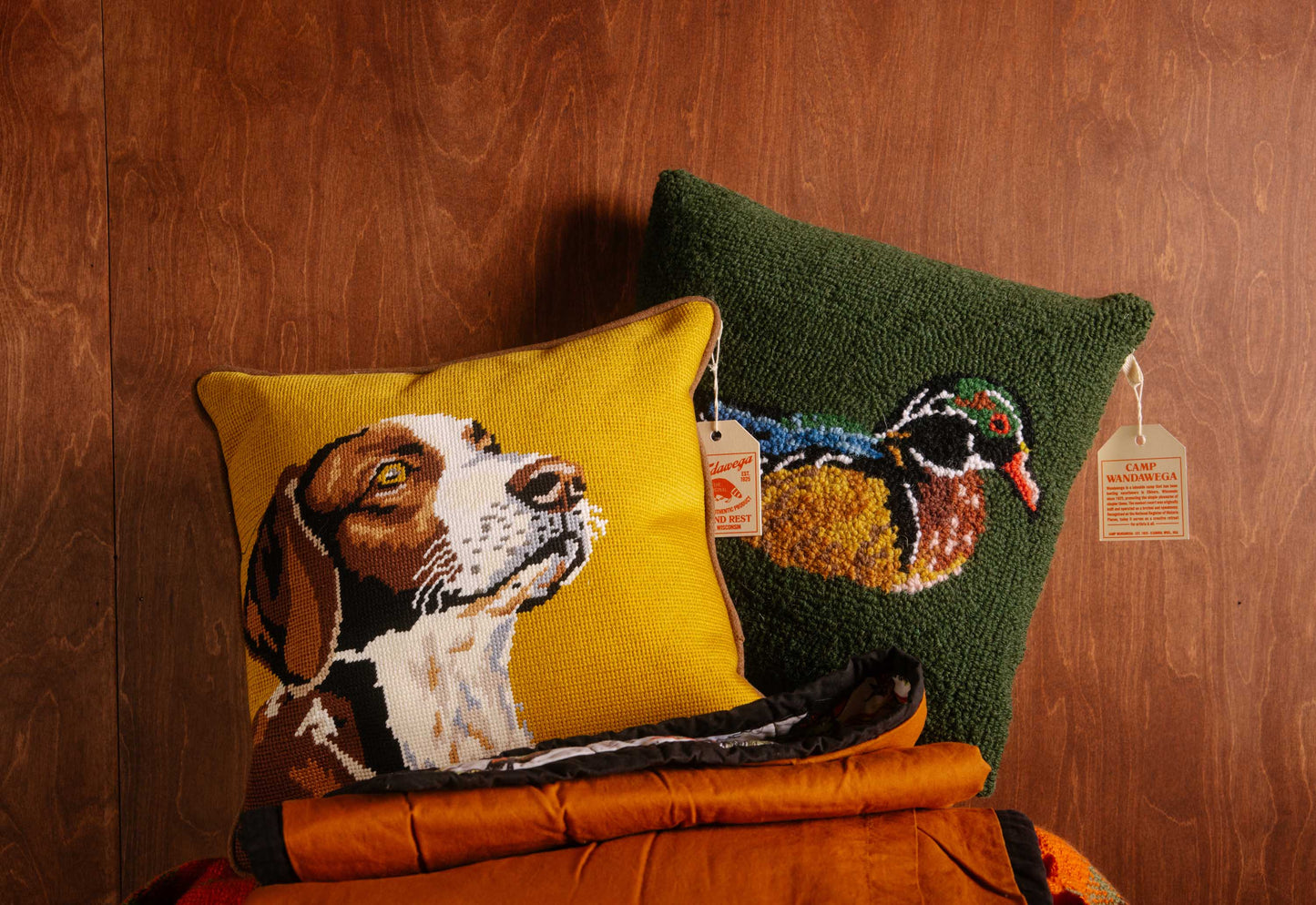 CAMP WANDAWEGA HUNTING DOG EMBROIDERED PILLOW - Camp W