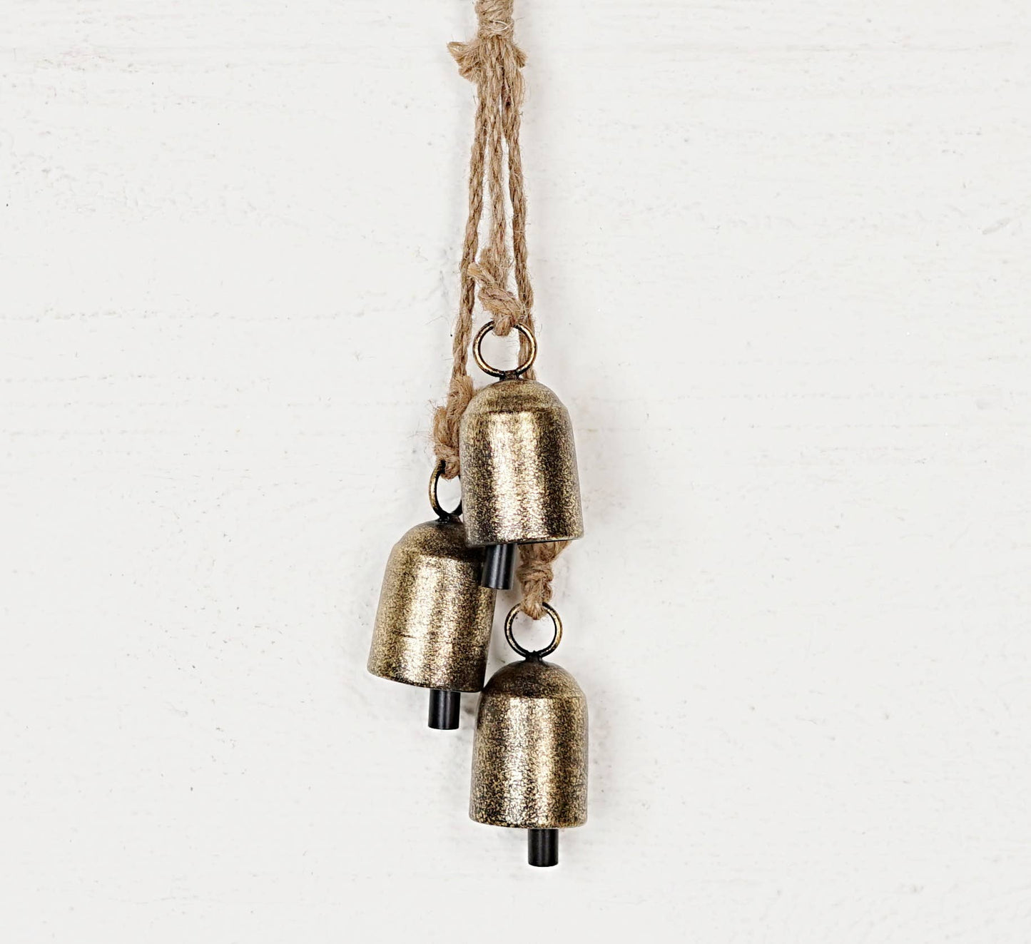 570526- 13inL Swiss Cowbell Cluster-Brushed Gold-3pcs 3Lx1.5