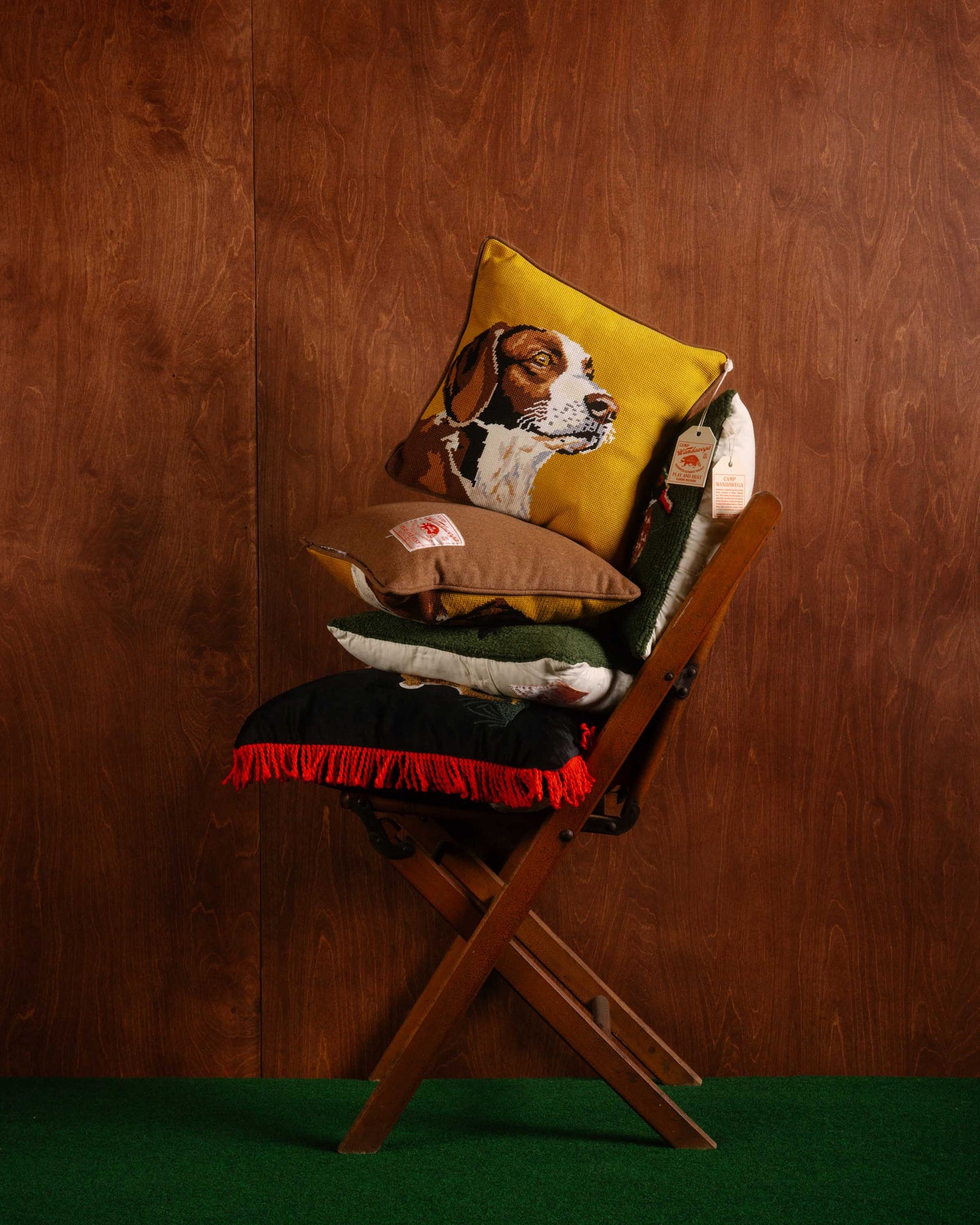 CAMP WANDAWEGA HUNTING DOG EMBROIDERED PILLOW - Camp W