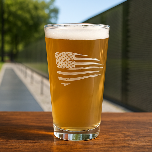 Distressed Flag Pint Glass – Sand Carved (16oz)