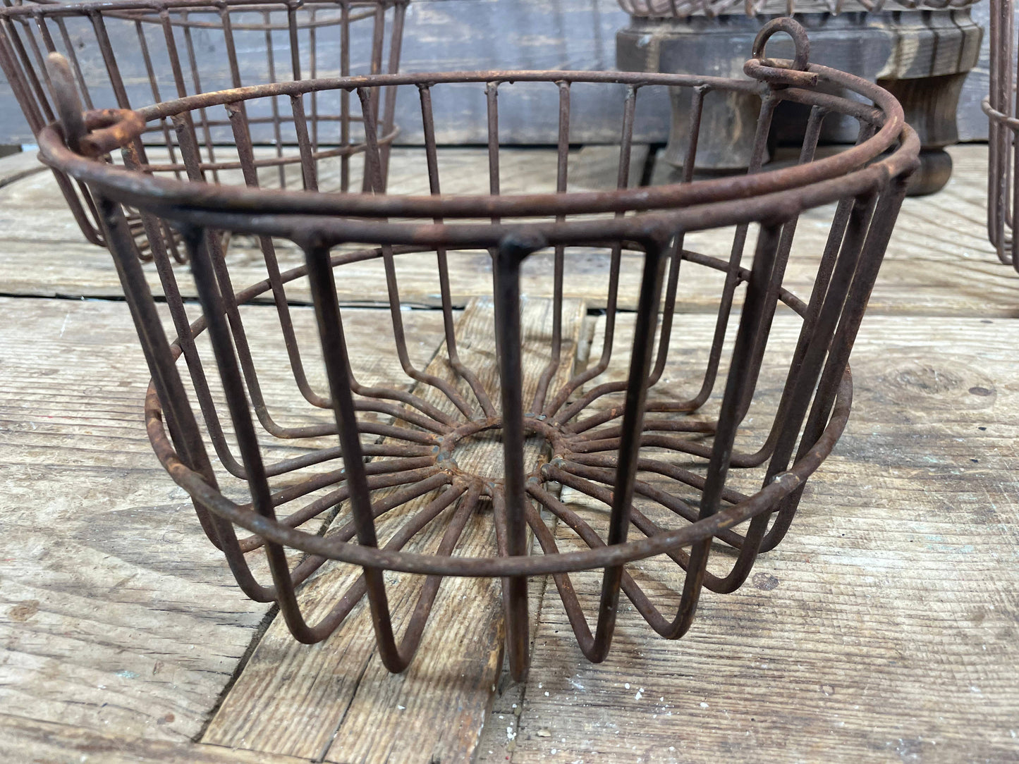 Rusty Farmhouse Metal Egg Basket-WH-4 Sizes-NEW-Rustic