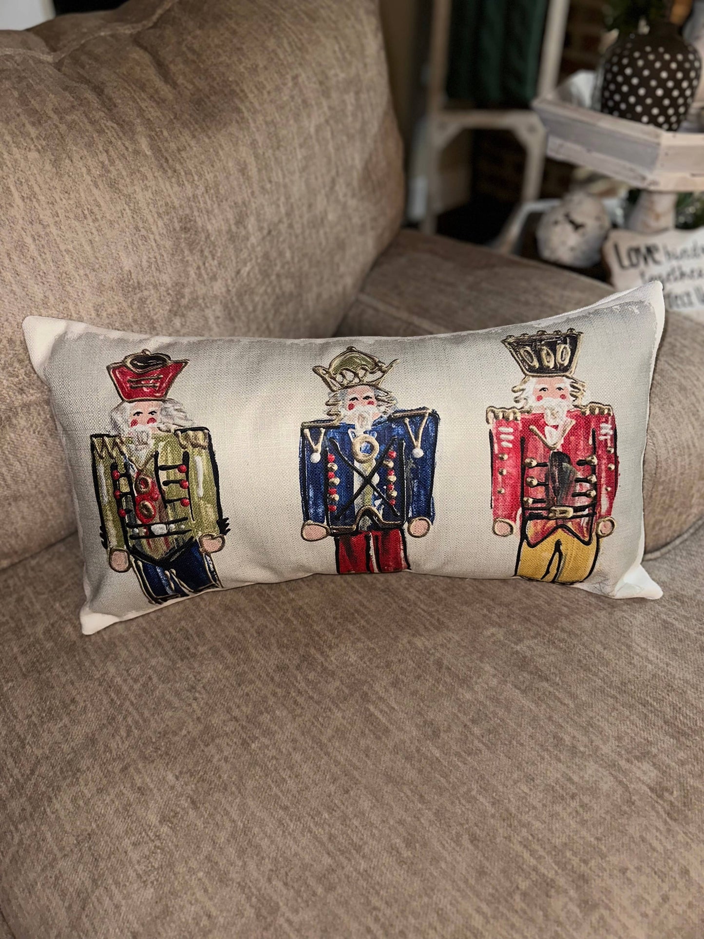 GA Full Nutcrackers Lumbar