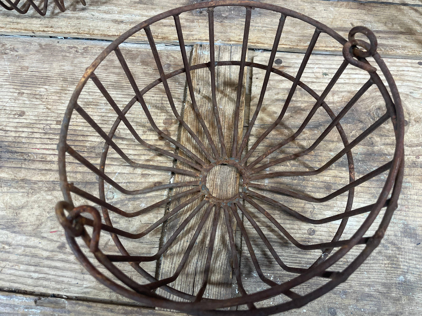Rusty Farmhouse Metal Egg Basket-WH-4 Sizes-NEW-Rustic