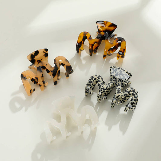 Esme Small Core | Classic Small Wavy Claw Clip