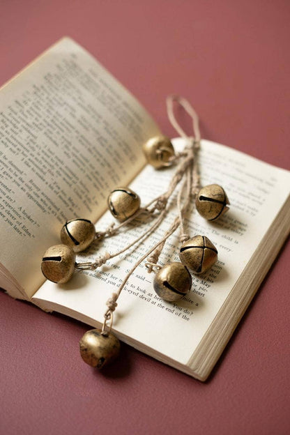 JINGLE BELL BUNCH ON A JUTE ROPE