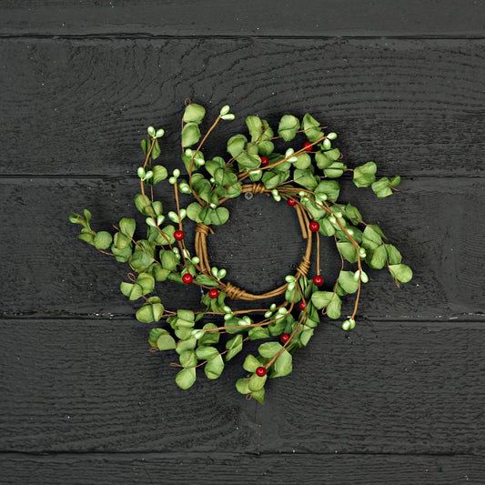 510533- 4in(11) Ring-Ruffled Green Boxwood Leaves with Berry