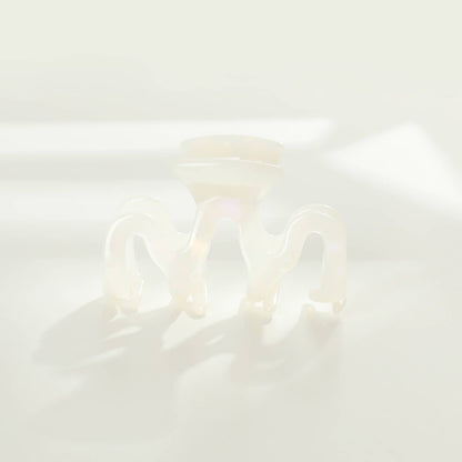 Esme Small Core | Classic Small Wavy Claw Clip