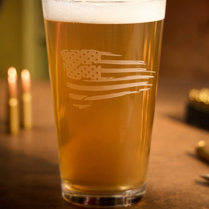 Distressed Flag Pint Glass – Sand Carved (16oz)